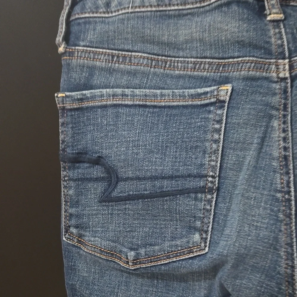 American Eagle Outfitters super stretch women's blue jeans size 6